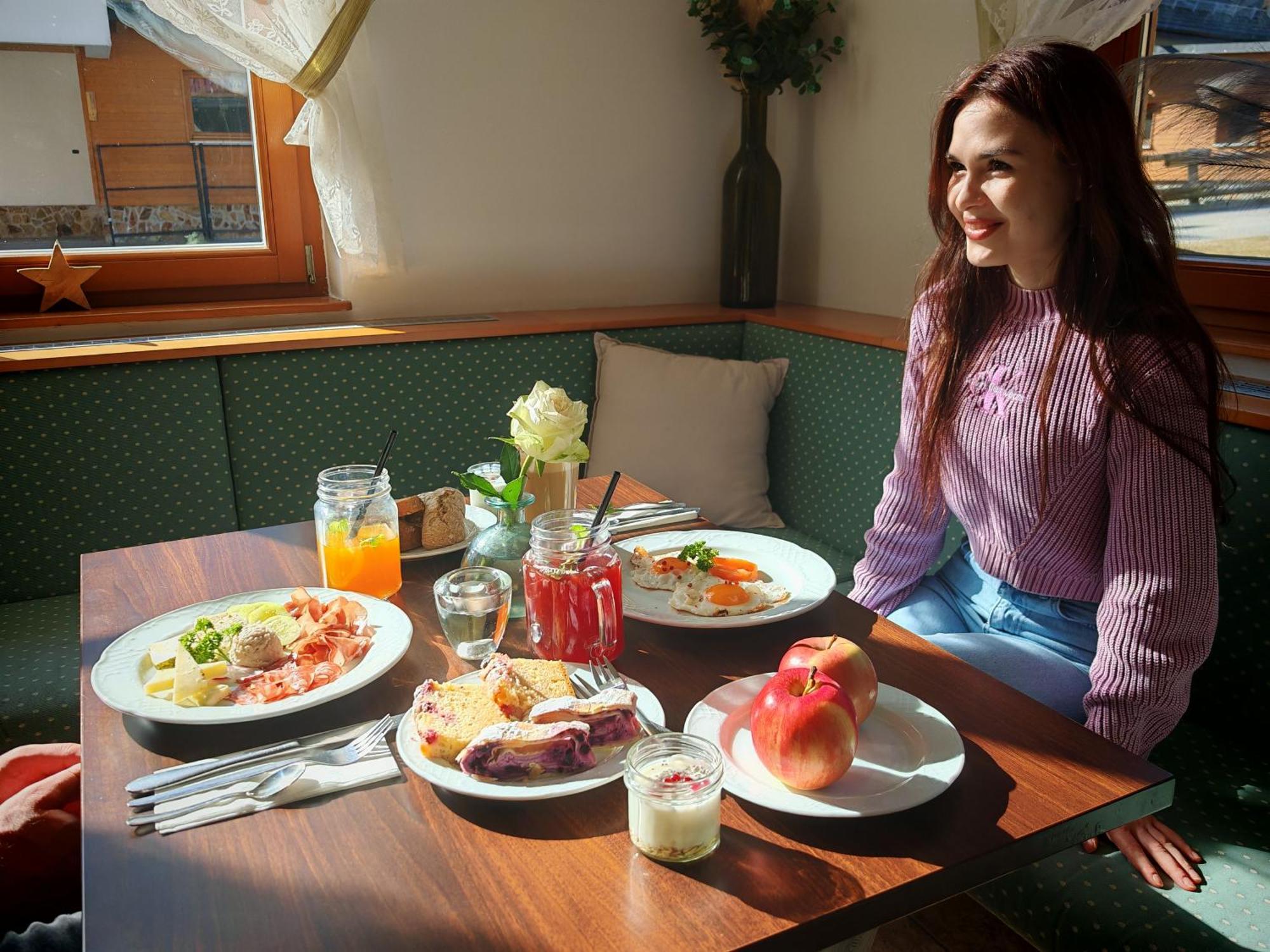 Pohorje Village Wellbeing Resort - Wellness & Spa Hotel Bolfenk Maribor Eksteriør bilde
